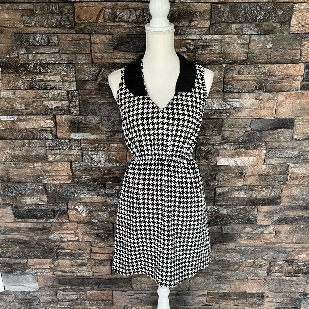 Kardashian Kollection Black and White Sheath Mini Dress